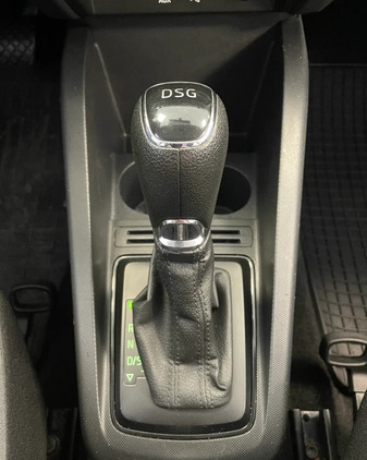 Skoda Fabia cena 39900 przebieg: 175680, rok produkcji 2016 z Suwałki małe 277